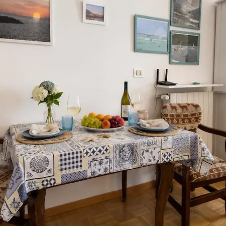 Sea View - Terrazza Privata & Wifi 아파트